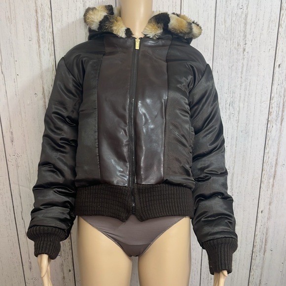 COPY - UO Abalanche ReversibleFaux Fur Leather Hooded Jacket Hooded Coat Size M… - Picture 6 of 11